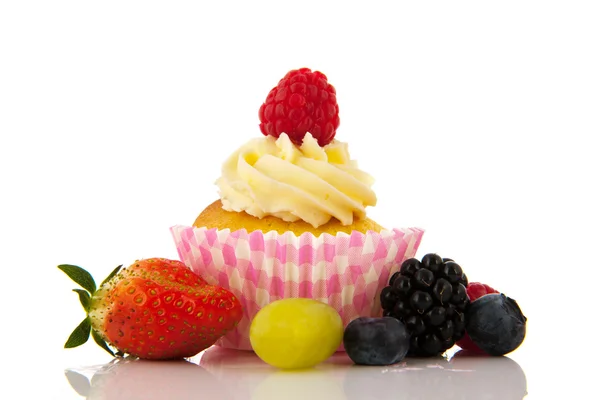 Fruit cupcake with fresh fruit — Stock Photo, Image