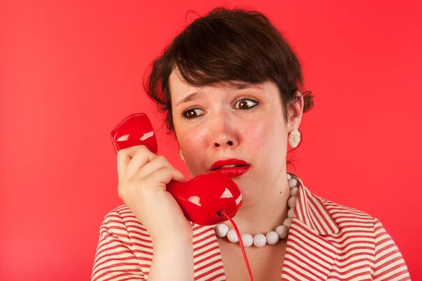 Donna con triste telefonata — Foto Stock