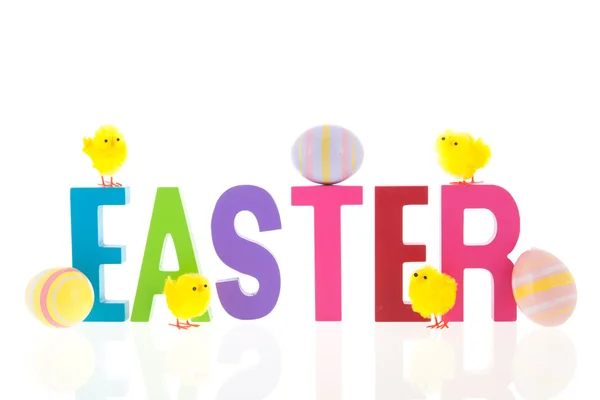 Happy easter with eggs and chicks — Stock Photo, Image