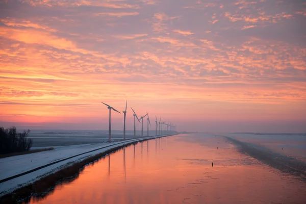 Turbinas eólicas no inverno — Fotografia de Stock