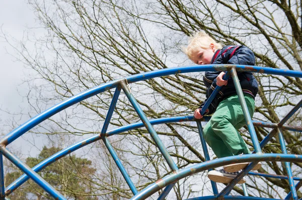 Child playing in playgarden — Stock Photo, Image