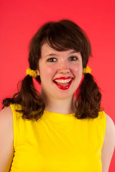 Retrato chica joven feliz —  Fotos de Stock