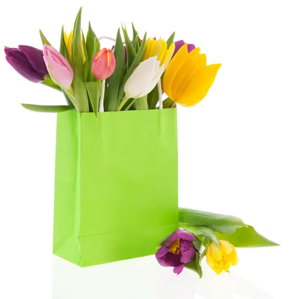 Bolsa de compras tulipanes coloridos — Foto de Stock