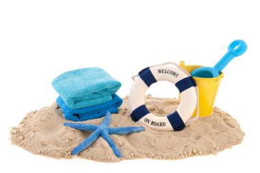 havlular ve plaj oyuncakları