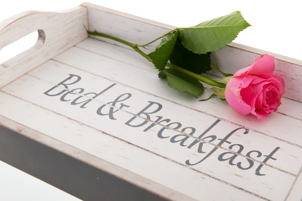Tablett Bett und Frühstück — Stockfoto