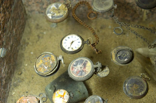 Relojes encontrados en Oradour sur Glane —  Fotos de Stock