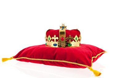 corona de oro sobre la almohada de terciopelo