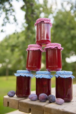 yığın ev yapımı kaplar reçel