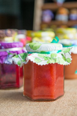 farklı tatlar ev yapımı reçel