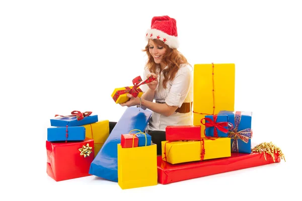 Donna con molti regali di Natale — Foto Stock
