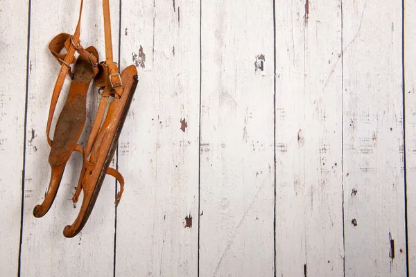 Vintage houten schaatsen — Stockfoto