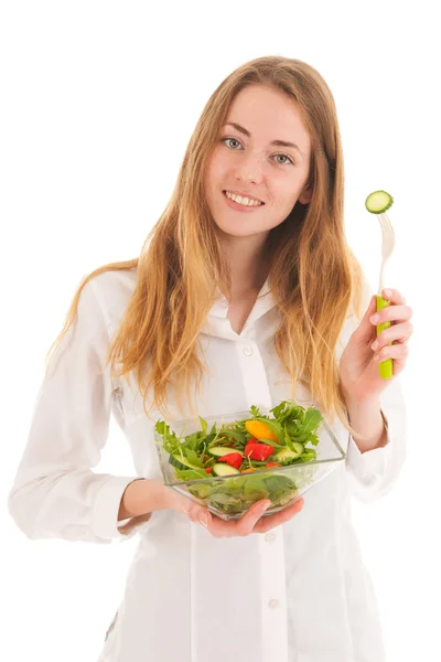 Mujer con ensalada fresca para la dieta — Foto de Stock