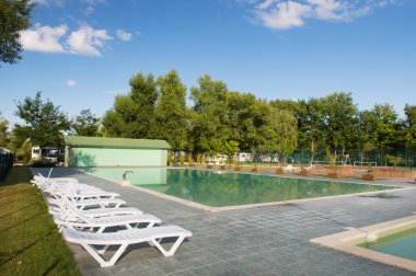 Açık Yüzme Havuzu