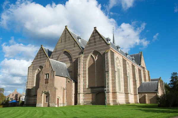 Kerk in brouwershaven — Stockfoto