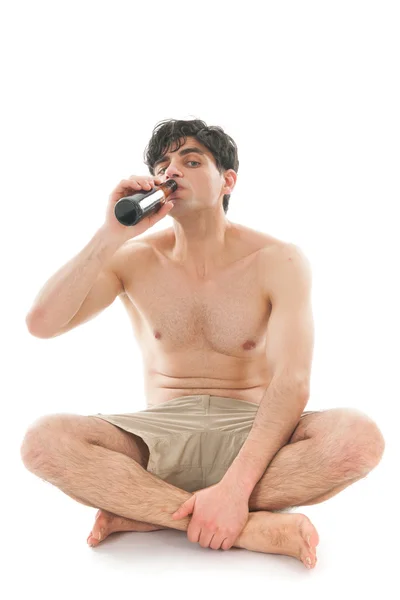 Man die bier drinkt — Stockfoto