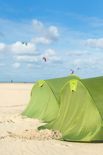 Acampar na praia — Fotografia de Stock