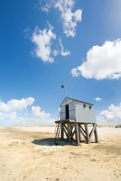 Fulladás ház a strandon — Stock Fotó