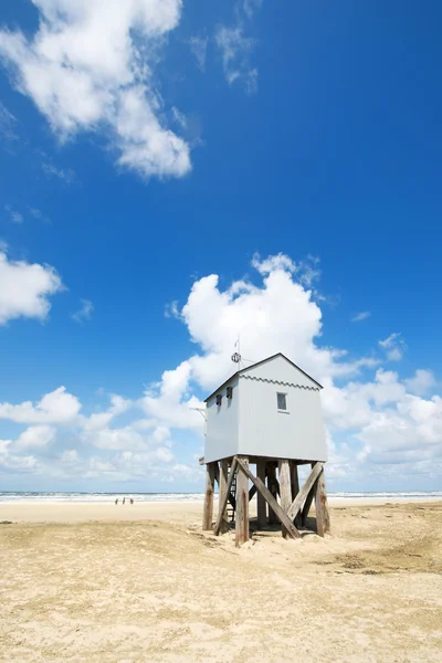 Fulladás ház a strandon — Stock Fotó