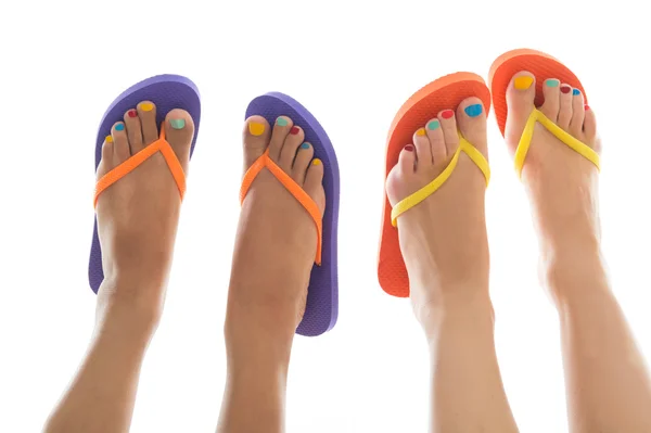 Zomer voeten met flip-flops — Stockfoto