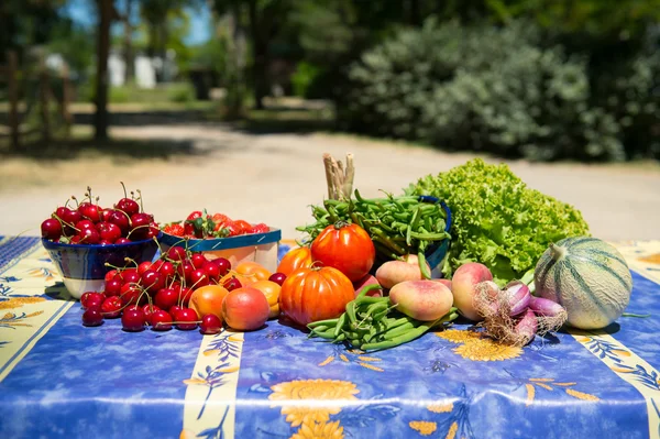 Frutas e produtos hortícolas — Fotografia de Stock