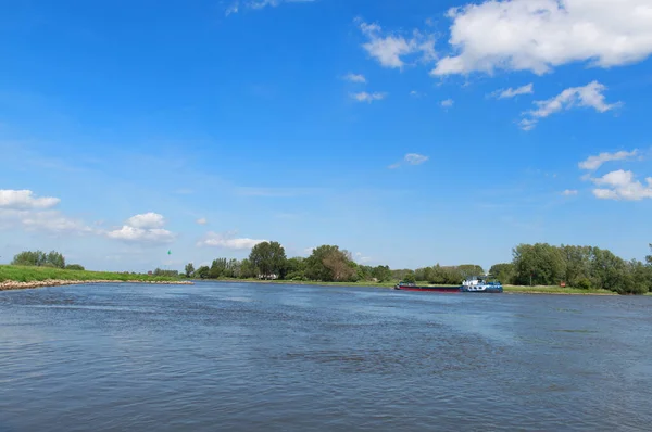 Landschap Nederlandse Rivier Ijssel Met Boot — Stockfoto