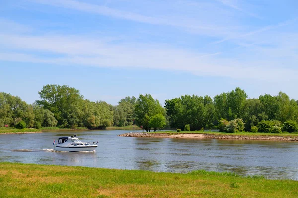 Paisaje Río Holandés Ijssel Con Barco Motor — Foto de Stock