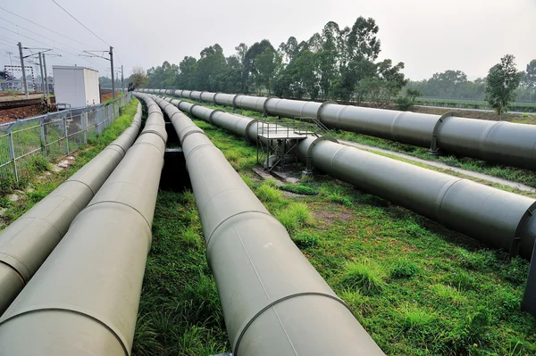 Long water pipes — Stock Photo, Image