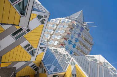 Piet Blom 'dan Rotterdam' daki sarı evler