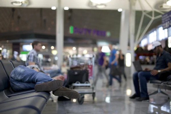 Slapen in luchthaven — Stockfoto