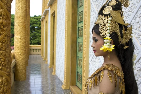 Apsara dansçı Asya mitolojide güzel doğa üstü kadın — Stok fotoğraf