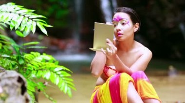 Borneo yağmur ormanı kabile kültür: Yüz boyama