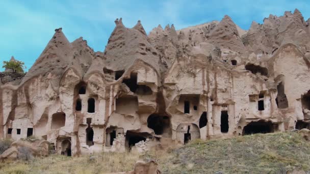 Capadocia pavo naturaleza cueva hada chimenea milagro vacaciones turismo — Vídeos de Stock