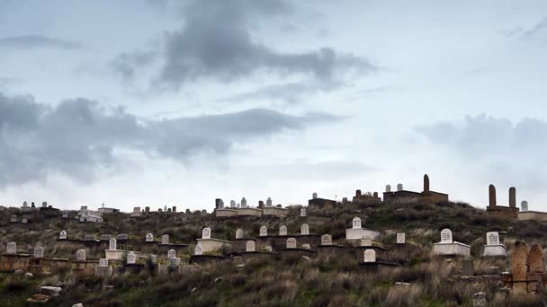 Cemitério céu cemitério timelapse — Vídeo de Stock