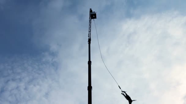 Bungee jumping — Stock Video