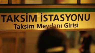 kalabalık metro adımlar taksim, Istanbul