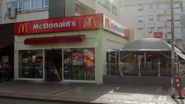 Restaurantul McDonald 's — Videoclip de stoc