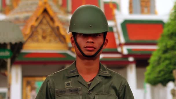 Thailändska soldat — Stockvideo