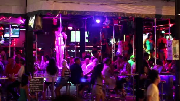 Striptease club con actuación desnuda — Vídeo de stock