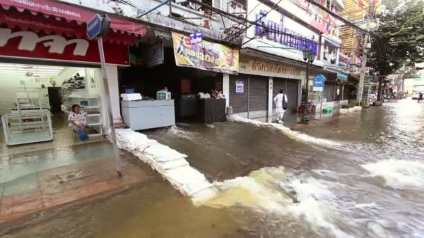 Straat onder overstromingen — Stockvideo