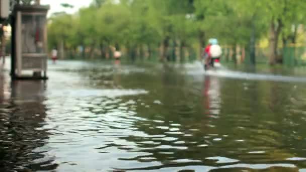 Straße unter Wasser — Stockvideo