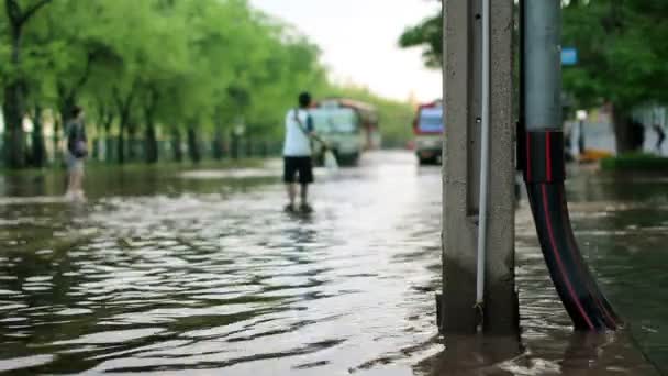 Calle bajo inundación — Vídeo de stock