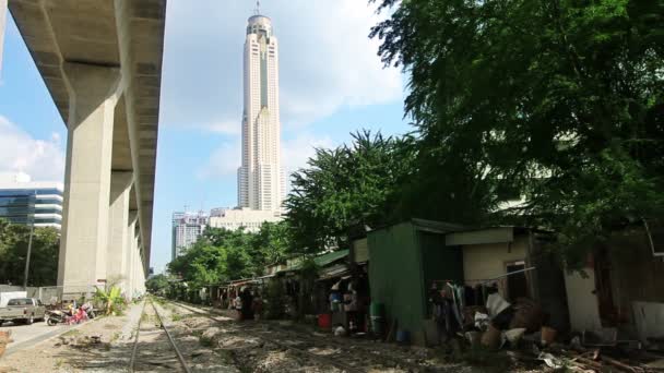 Kolejowe slumsów — Wideo stockowe