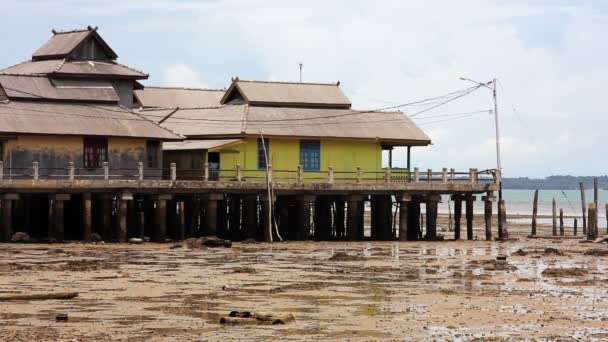 Domy drewniane w penyengat island, Indonezja — Wideo stockowe