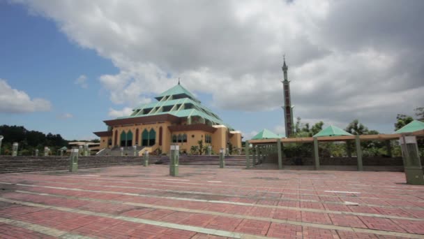 Masjid Raya Batam piramide moschea, isola di Batam, indonesia — Video Stock