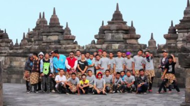 Endonezyalı öğrenciler Borobudur, Endonezya ziyaret