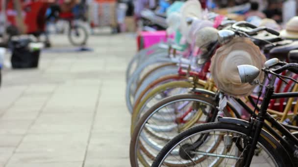 Aluguel de bicicletas, kota, Jacarta, indonésia — Vídeo de Stock