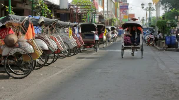 Transport med cyclo — Stockvideo