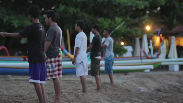 Parkour på stranden — Stockvideo