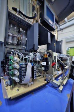 Labaratuar donanımları hazırlamak