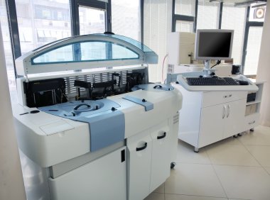 kan örneği laboratuarda test